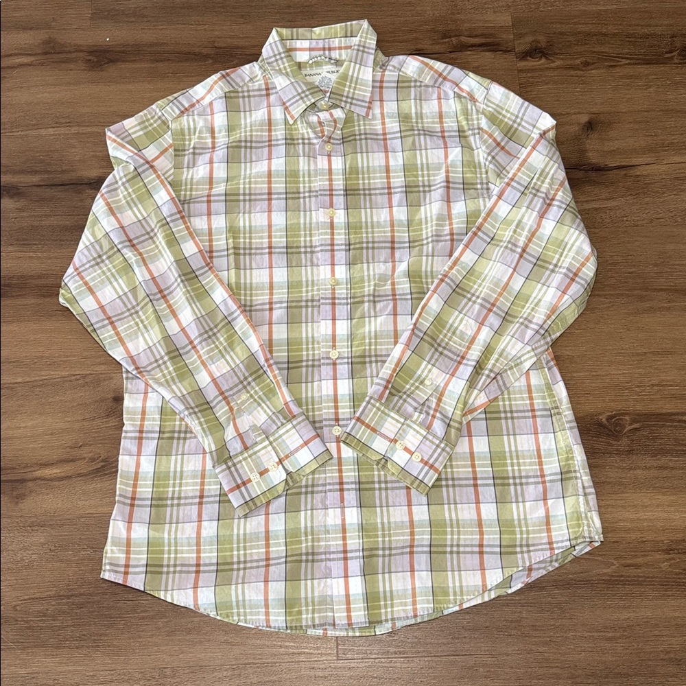 Banana Republic Lightweight Men's Plaid Button Up Shirt. Size L